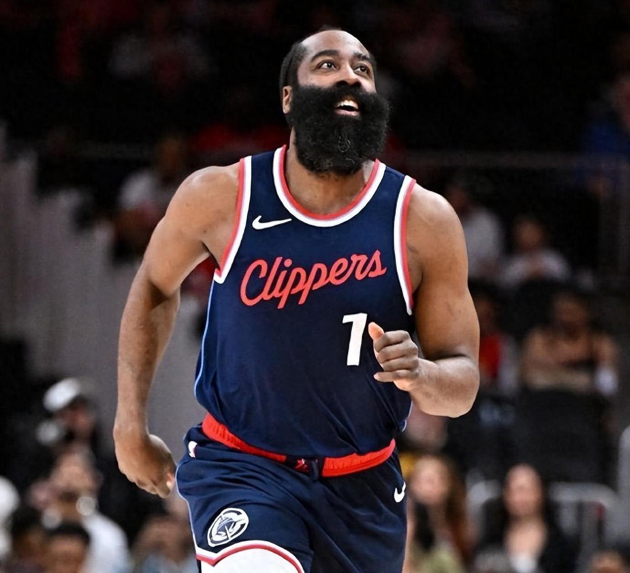 荷甲集结日走向成谜；圣安东尼奥马刺门线救险；更衣室稳定；团队化学反应显著的简单介绍-九游